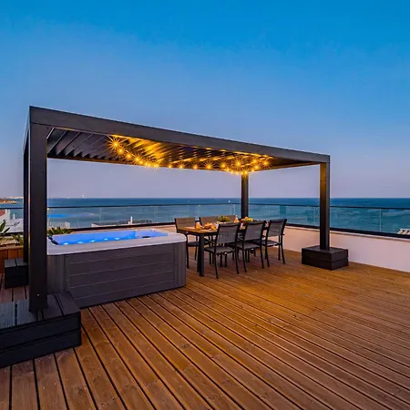 Casa Albatroz - Com Rooftop E Jacuzzi Em * Albufeira